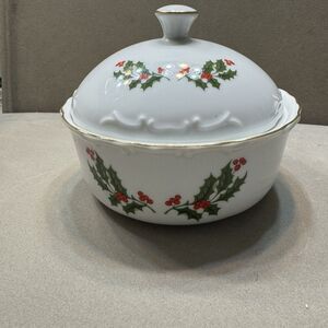 ALL THE TRIMMINGS Christmas Holly Fine Porcelain Candy Dish with Lid 6" - Japan